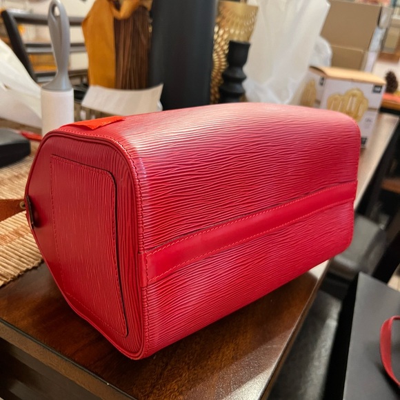 Preloved Red Epi Speedy 25 Louis Vuitton - Picture 6 of 11